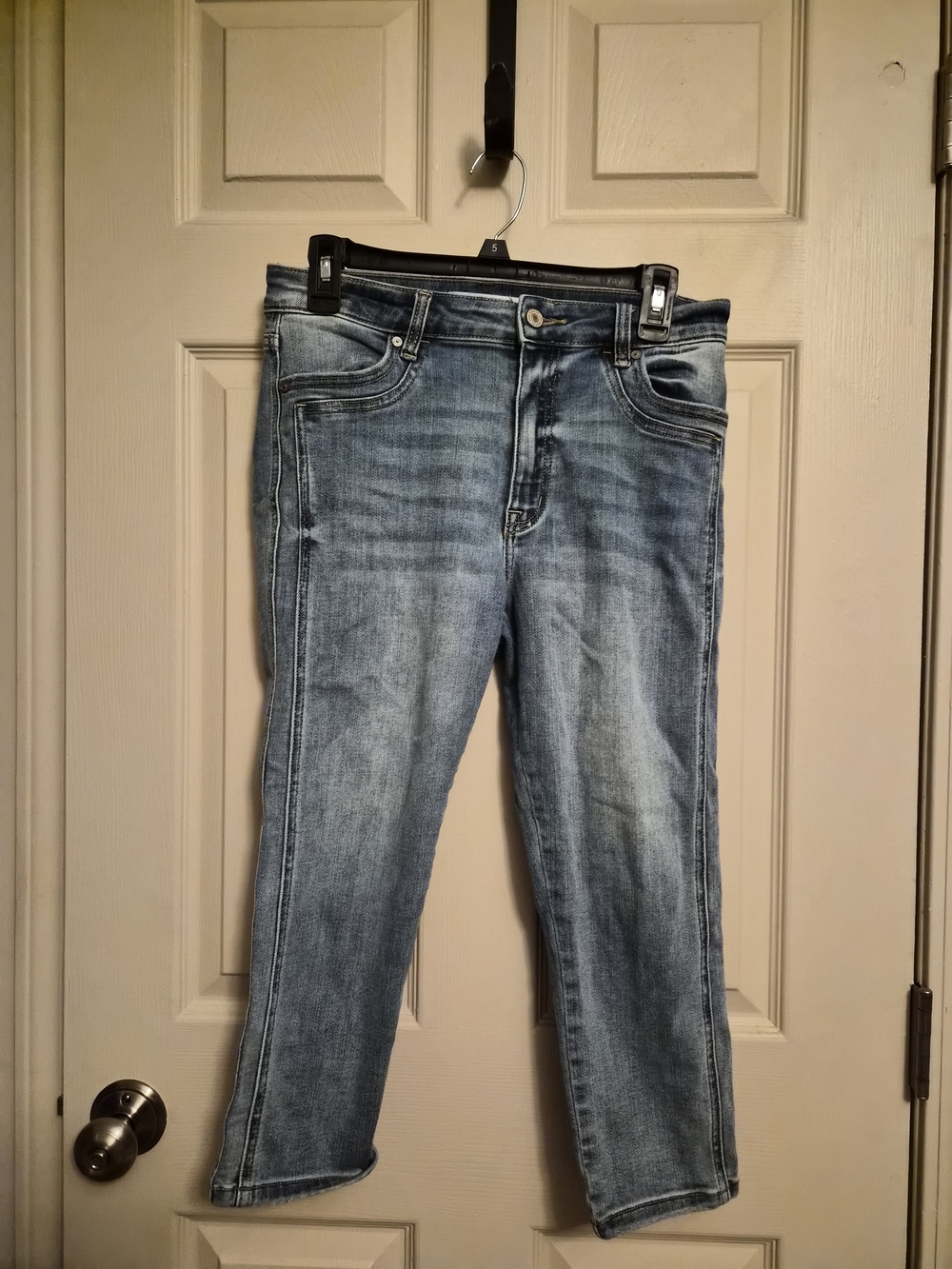 KanCan Mid to Light Wash Cropped Jeans - Blue Denim